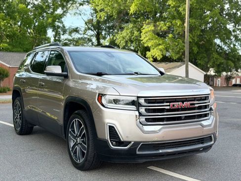 Used 2022 GMC Acadia SLT w/ Technology Package AWD/4WD image 8