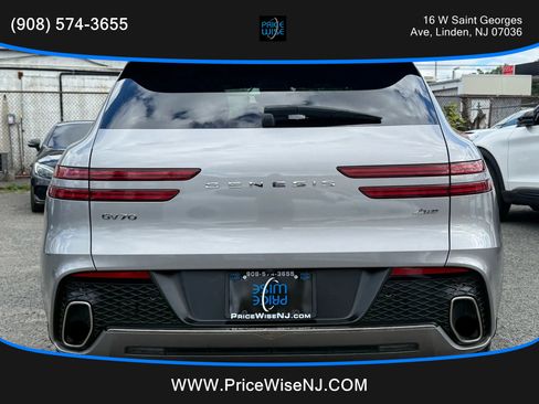 Used 2022 Genesis GV70 2.5T w/ Advanced Package image 5