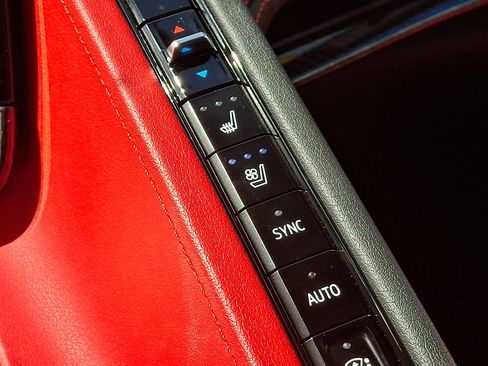 Used 2022 Chevrolet Corvette Stingray Preferred Conv w/ Battery Protection Package RWD image 23