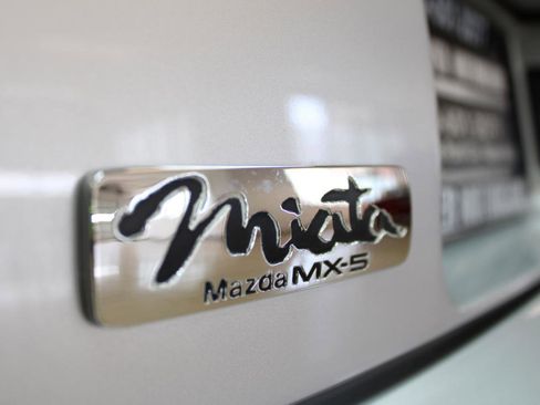 Used 1991 MAZDA MX-5 Miata image 19