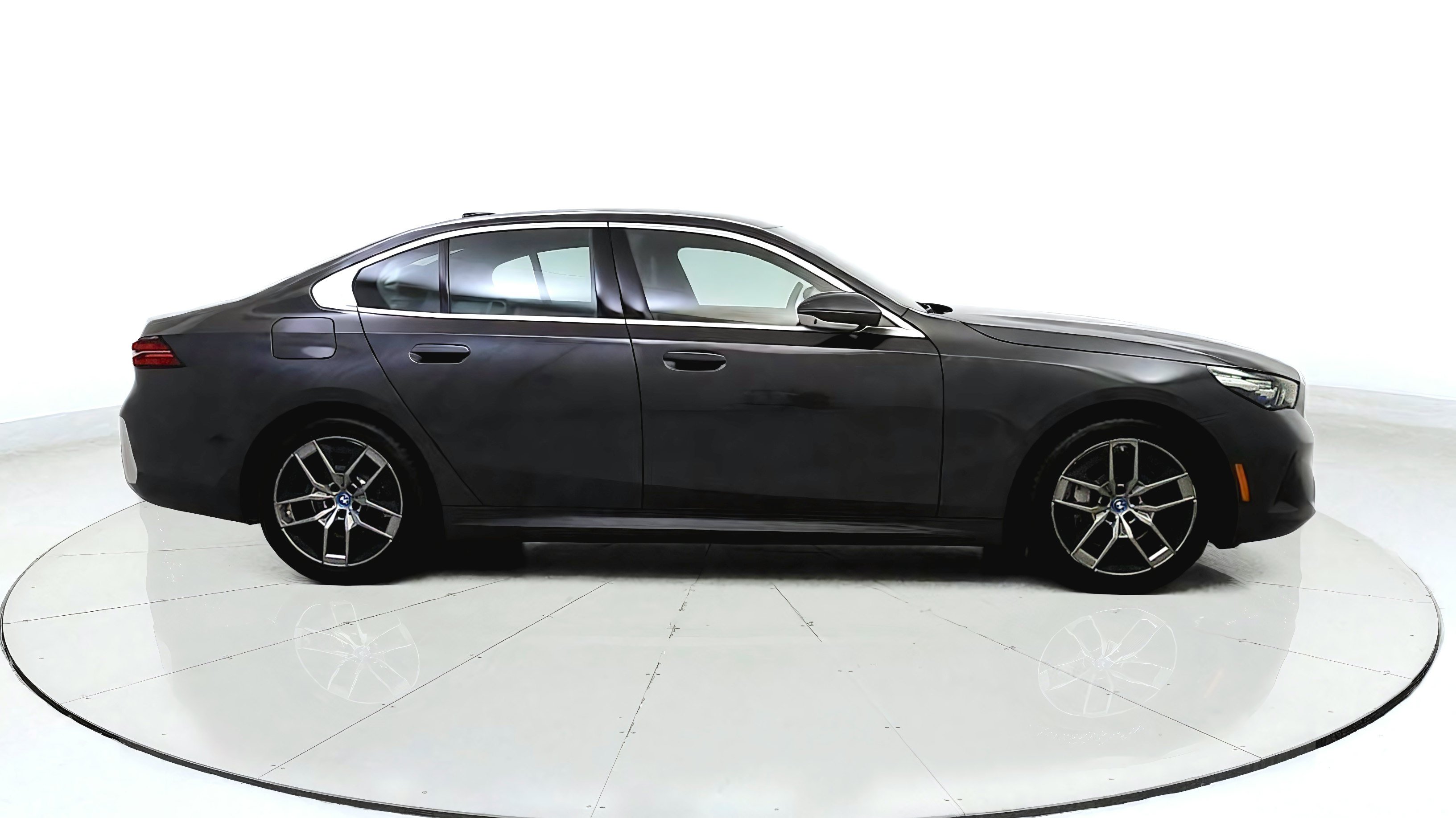 Used 2024 BMW i5 eDrive40i RWD image 8