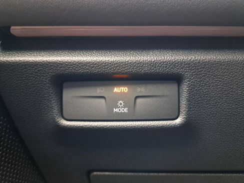 New 2026 Volkswagen Tiguan SE image 24