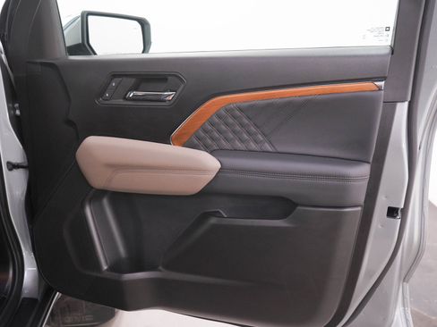 Used 2024 GMC Canyon Denali AWD/4WD image 12