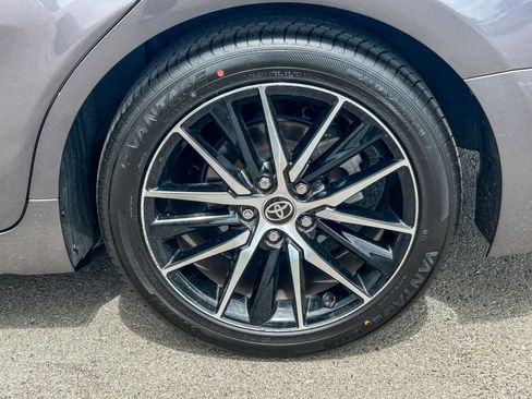 Used 2023 Toyota Camry SE image 11