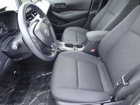 Used 2023 Toyota Corolla LE FWD image 6