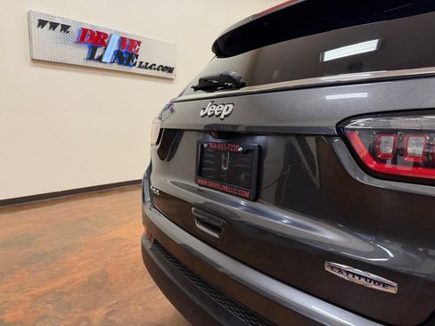 Used 2019 Jeep Compass Latitude w/ Cold Weather Group AWD/4WD image 41