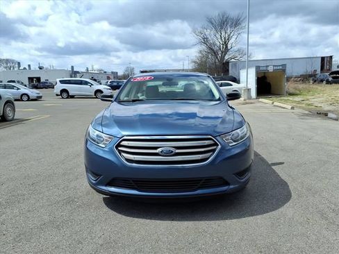 Used 2018 Ford Taurus SE FWD image 2