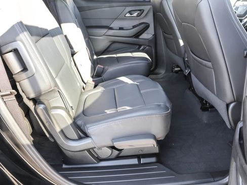 Used 2023 Chevrolet Traverse RS w/ LPO, Floor Liner Package image 32