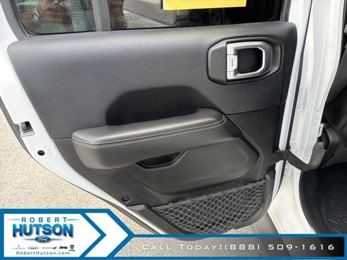 Used 2019 Jeep Wrangler Unlimited Sahara w/ Quick Order Package 24M Moab AWD/4WD image 23