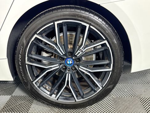 Used 2023 BMW 530e w/ M Sport Package image 36