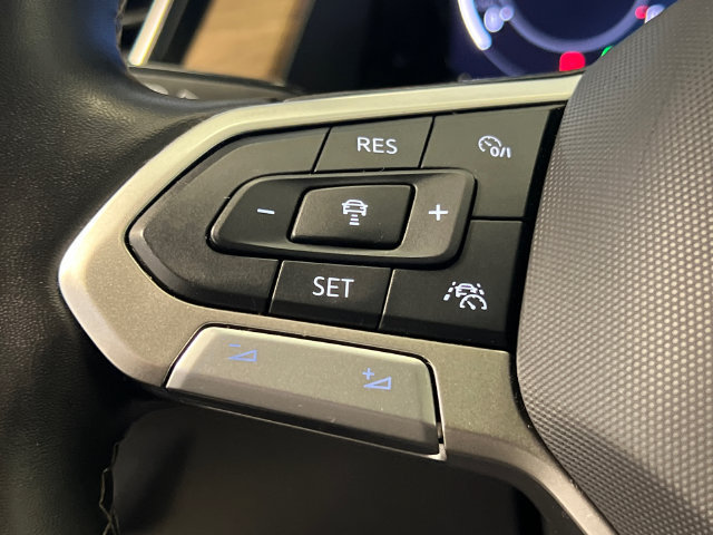 Certified 2024 Volkswagen Atlas SE FWD image 21