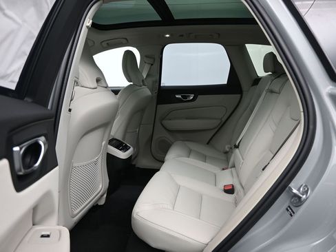 New 2026 Volvo XC60 B5 Ultra w/ Protection Package Premier AWD/4WD image 21