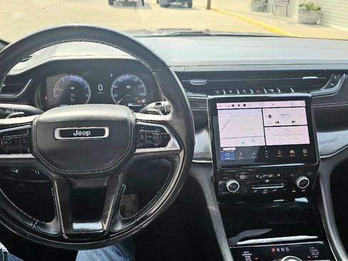 Used 2022 Jeep Grand Cherokee L Overland w/ Advanced Protech Group III image 7