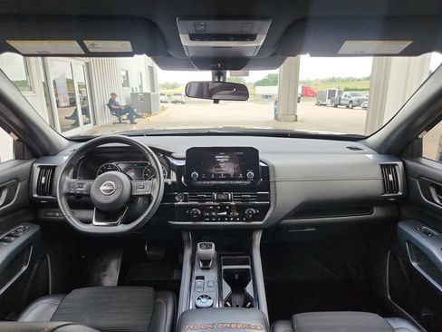 Used 2023 Nissan Pathfinder Rock Creek AWD/4WD image 12