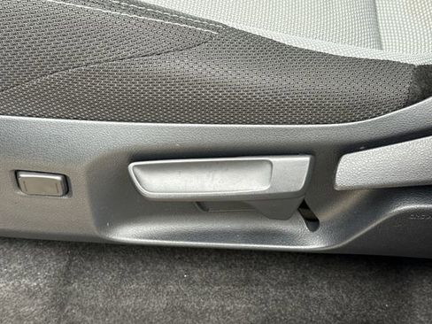 Used 2025 Toyota Corolla LE image 21