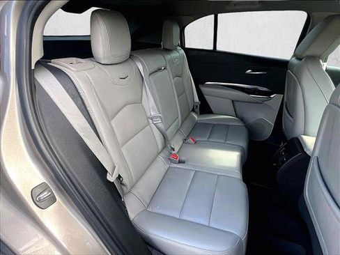 Used 2023 Cadillac XT4 Luxury w/ Cold Weather Package FWD image 28