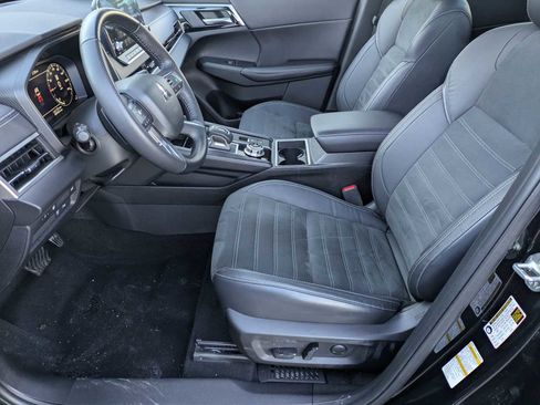 Used 2023 Mitsubishi Outlander SE image 15