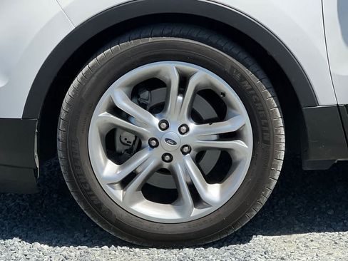 Used 2014 Ford Explorer Limited w/ Equipment Group 301A FWD image 12