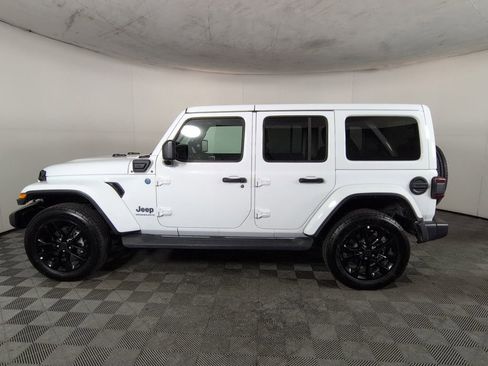 Certified 2025 Jeep Wrangler Unlimited Sahara AWD/4WD image 9