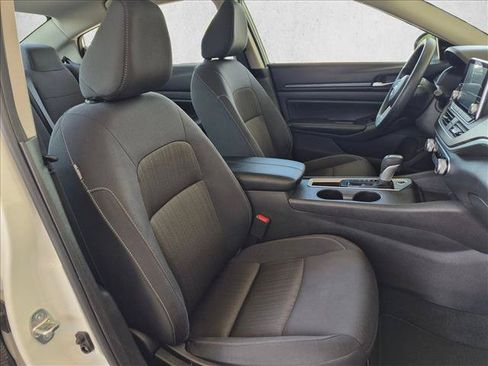 Used 2025 Nissan Altima 2.5 SV FWD image 20