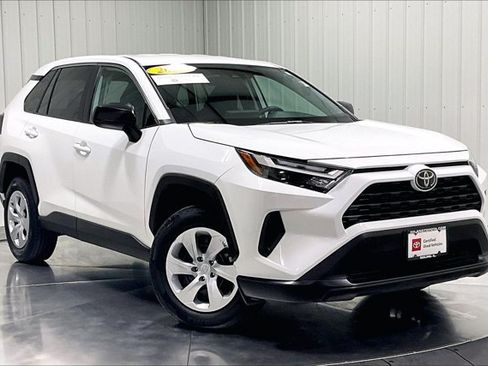 Certified 2025 Toyota RAV4 LE AWD/4WD image 3