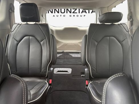 Used 2023 Chrysler Pacifica Limited w/ Trailer Tow Group image 16