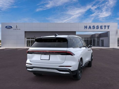 New 2026 Lincoln Nautilus Reserve w/ Jet Appearance Package AWD/4WD image 8