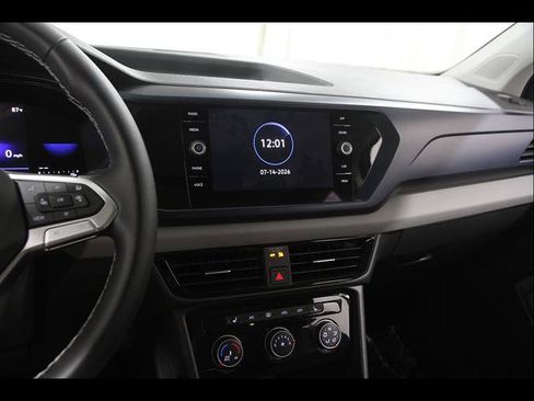 Used 2023 Volkswagen Taos SE w/ Panoramic Sunroof Package AWD/4WD image 9