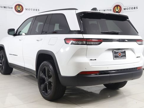 Used 2024 Jeep Grand Cherokee Limited w/ Black Appearance Package AWD/4WD image 4