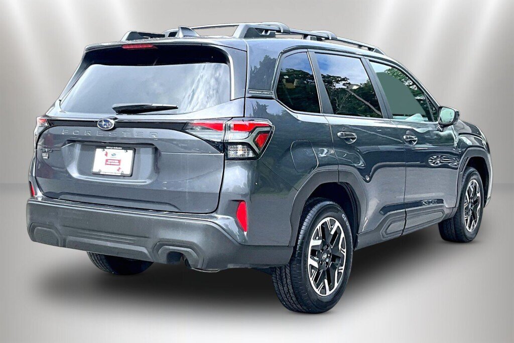 Certified 2025 Subaru Forester Premium AWD/4WD image 5