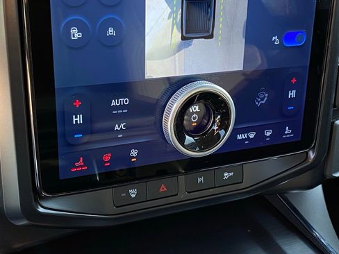 Used 2024 Ford F150 Lightning Flash image 19