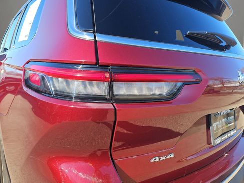 Used 2023 Jeep Grand Cherokee L Laredo w/ Luxury Tech Group I image 36