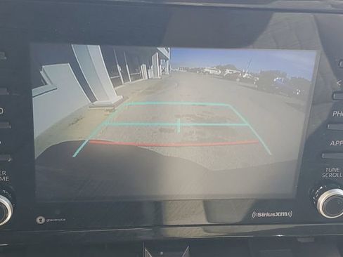 Used 2022 Toyota Corolla Cross L image 5