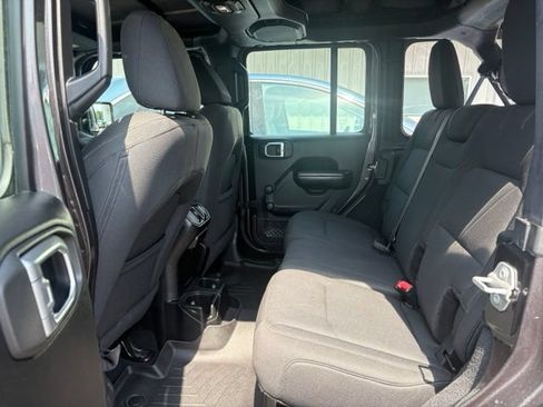 Used 2018 Jeep Wrangler Unlimited Sport AWD/4WD image 10