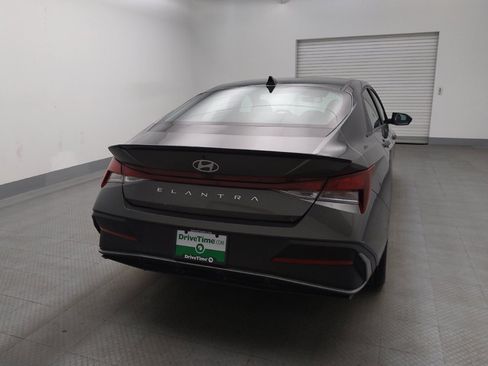 Used 2025 Hyundai Elantra Sport FWD image 7
