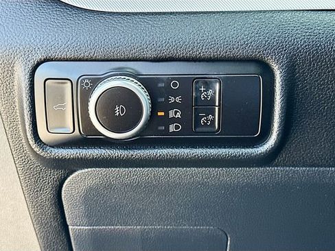 Used 2023 Ford Explorer XLT w/ Equipment Group 202A image 10