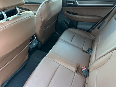 Used 2018 Subaru Outback 2.5i Touring image 12