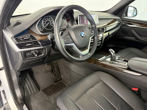 Used 2018 BMW X5 xDrive35i w/ M Sport Package AWD/4WD image 4