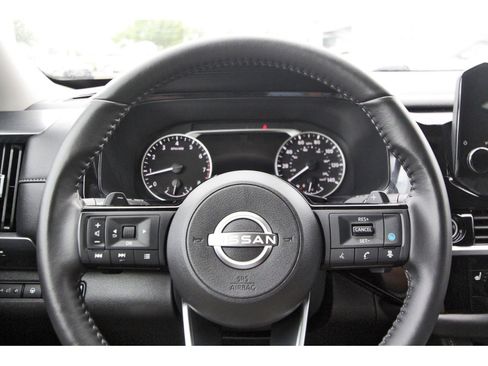 Used 2024 Nissan Pathfinder SL image 13