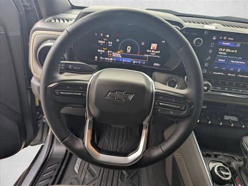 Used 2025 Chevrolet Colorado ZR2 w/ Technology Package image 11