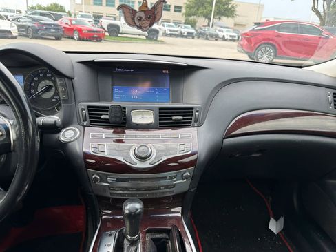 Used 2015 INFINITI Q70 3.7 RWD image 6