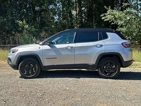 Used 2023 Jeep Compass Trailhawk AWD/4WD image 6