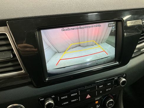 Used 2019 Kia Niro S Touring image 21