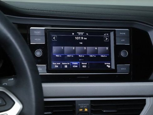 Used 2024 Volkswagen Jetta SE w/ Panoramic Sunroof Package FWD image 26