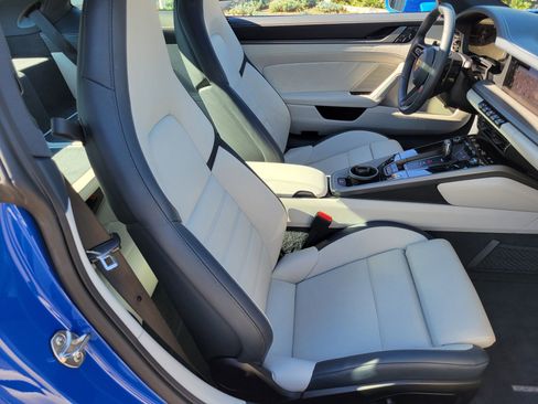 Certified 2025 Porsche 911 Carrera image 29