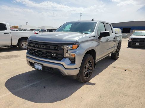 Used 2026 Chevrolet Silverado 1500 Custom w/ LPO, Dark Essentials Package RWD image 4
