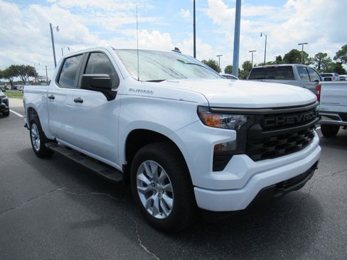 Used 2025 Chevrolet Silverado 1500 Custom RWD image 3