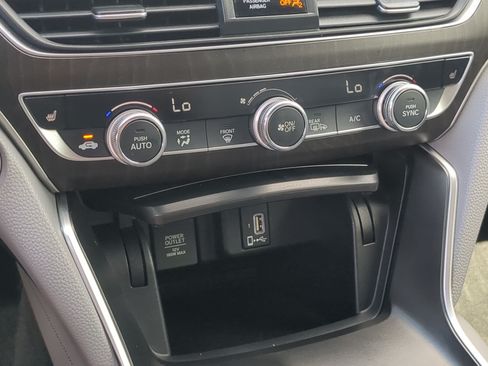 Used 2018 Honda Accord EX-L image 27