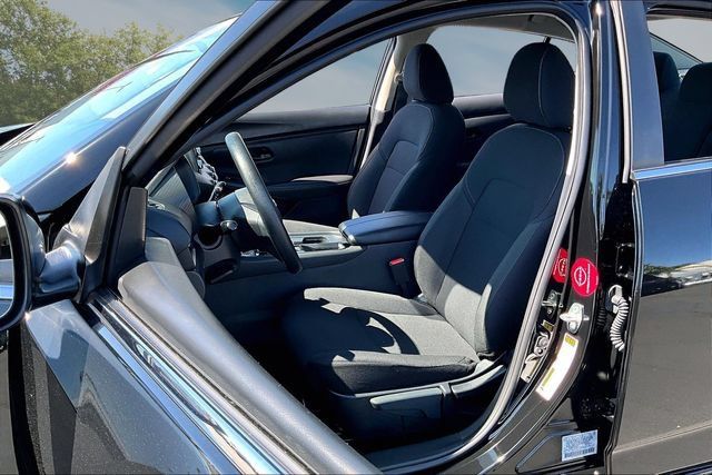 Certified 2025 Nissan Sentra S FWD image 20