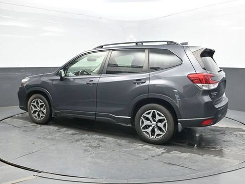 Used 2020 Subaru Forester Premium AWD/4WD image 4
